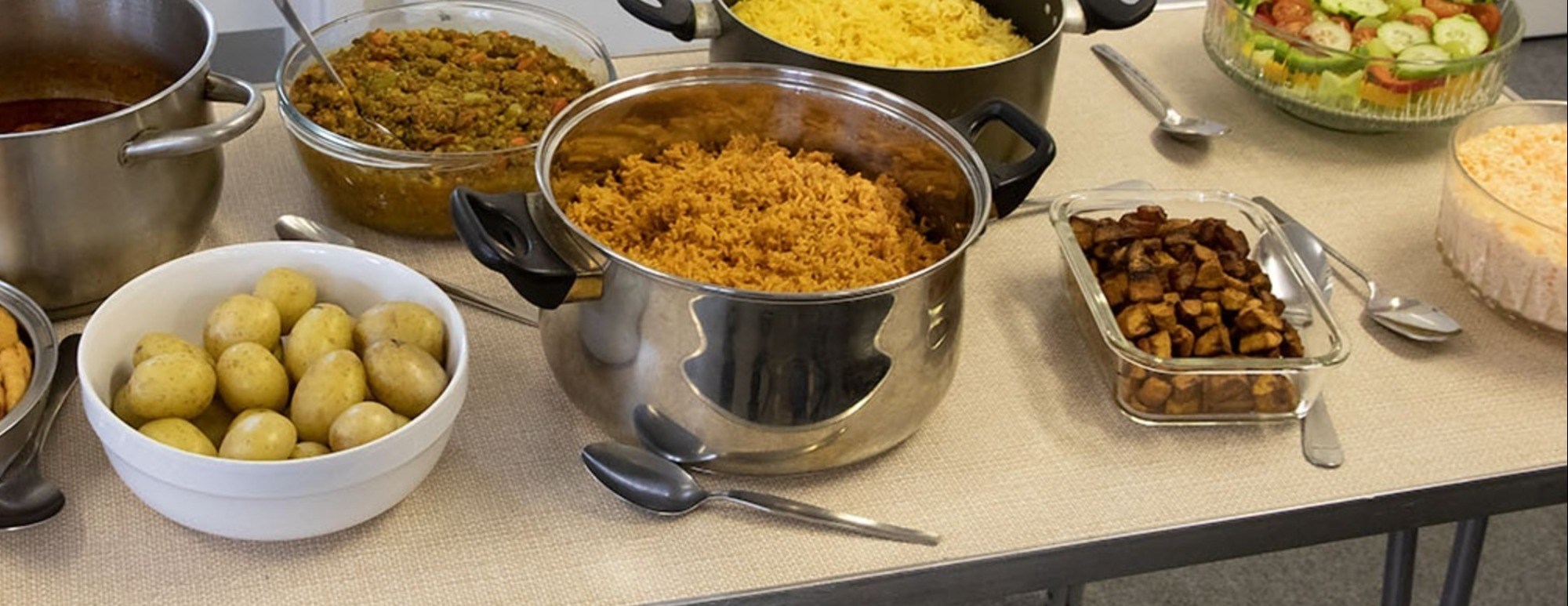 Fellowship Lunch Sep 14*
ALL WELCOME!
Every so often we pull out the stops and bring along wonderful tastes from around the world for everyone to try out!